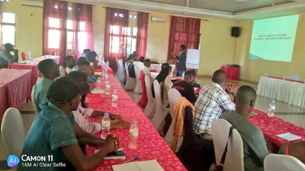 ryaf_agribiz's tweet photo. One of the cause of business collapse is limited knowledge on Business Management skills. On this regard, today 7/07/022 #RYAF through partnership with @Vitagora_Rwanda & French Embassy delivered training on #BusinessPlanDevelopment to 48 Micro businesses owned by young ...1/2 https://t.co/gDzGWeHc5g