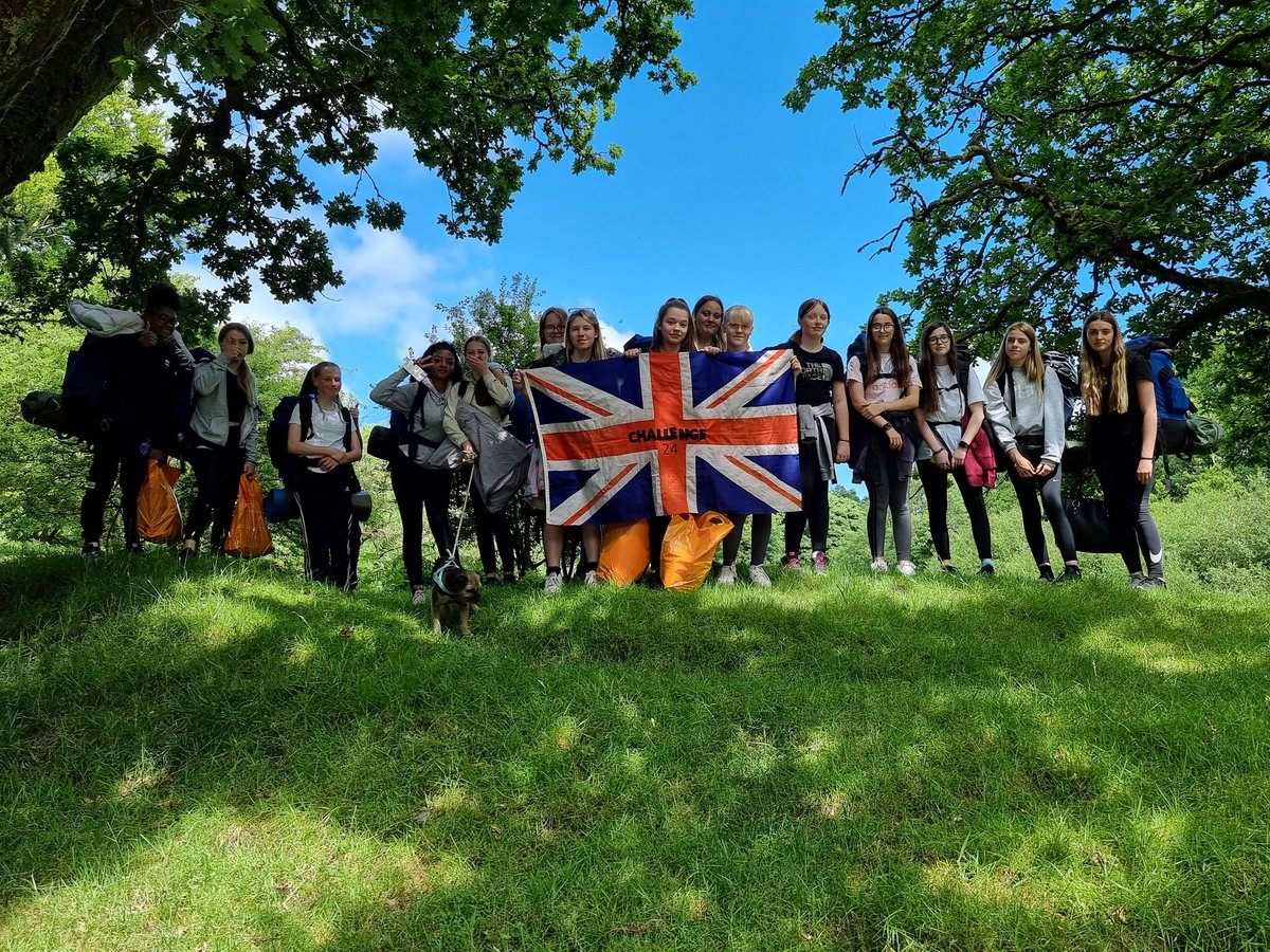 BDS_OutdoorED's tweet photo. Wow! Biggest group ever on #challenge24 this week with combined tutor groups 9AF &amp; 9LYC. Thanks to Mr Bateman for joining us this week with pupils from @BdownSchool @Futura_Learning https://t.co/U5q5WtP2m6