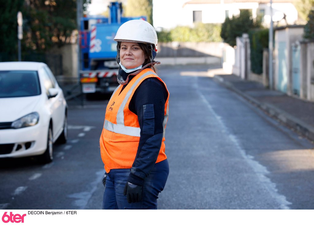 « J’aime mon métier de technicienne, il est passionnant. On apporte l’électricité aux gens et c’est une grande fierté. Les femmes sont tout autant capables que les hommes et j’espère que ce témoignage permettra à certaines d’oser franchir le pas. »
#LRDC <a href="/6ter/">6ter</a> ép.5 &amp; 6 ce soir 🎬