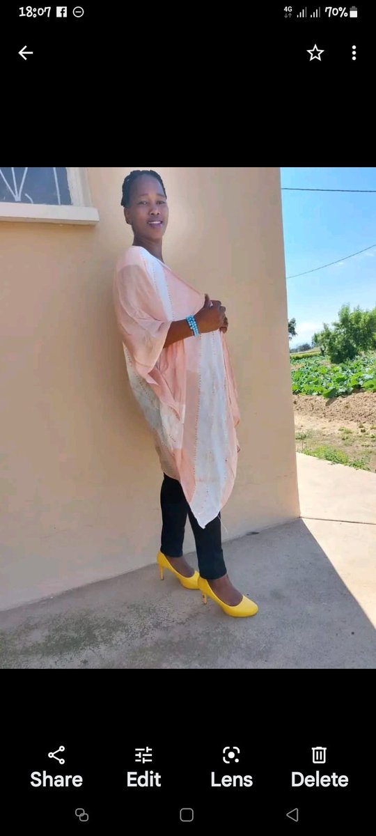 Lengau_11's tweet image. Anyone ea ka bonang ausy enoa hle, lebitso la hae ke Ntsoaki Moahloli oa Korokoro e sa le a nyamella ba habo ka Saturday lefung hona Korokoro moo. Ha le ka mmona 
Cont: 57778400