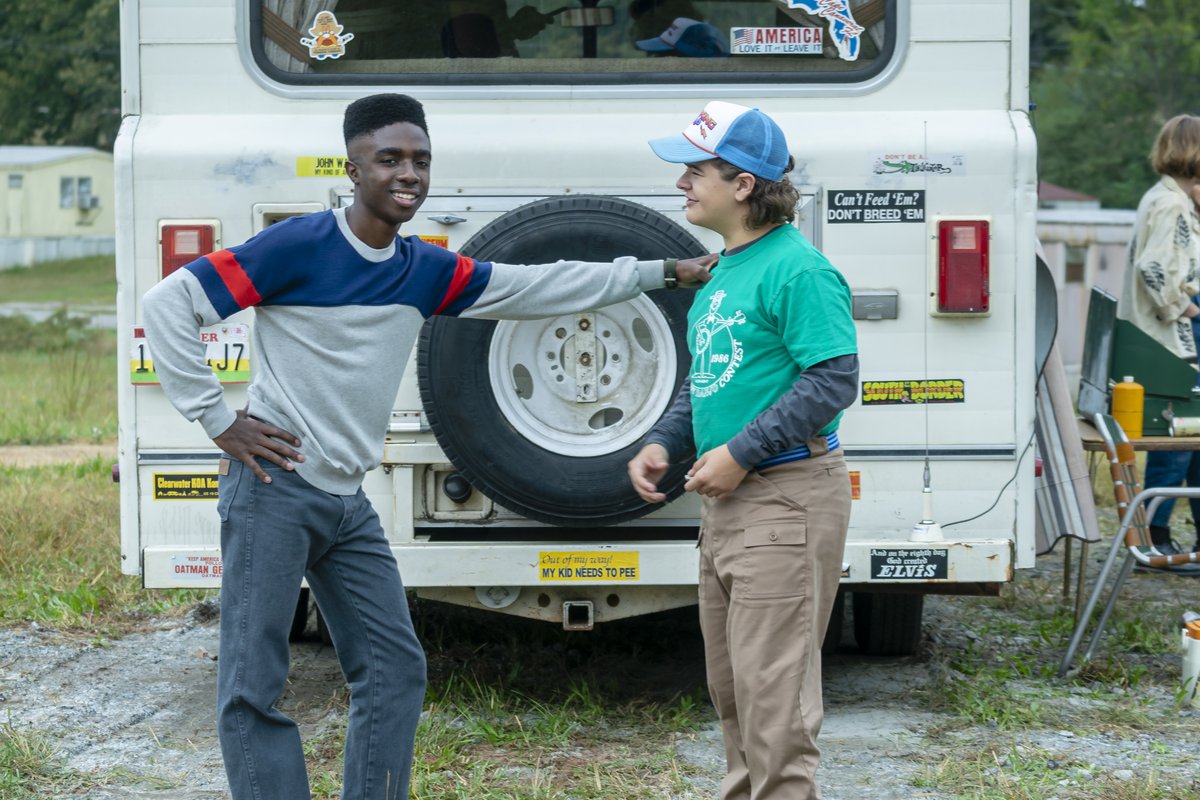 strongblacklead's tweet photo. screaming for these #strangerthings behind the scenes photos! https://t.co/oY8wXOwjL0
