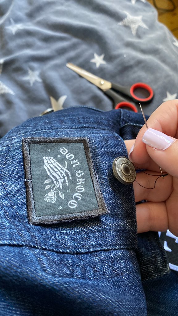 amilaura2's tweet photo. Why did I think it would be a good idea to sew a patch onto a small pocket? What a faff that was. Looks cute though🤷🏻‍♀️✌🏻 #donbroco #patches #bandjacket #battlejacket https://t.co/AfGaQOnJXY