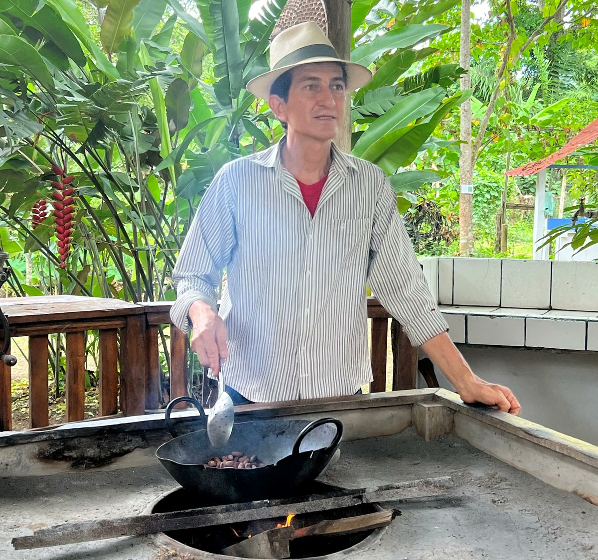 AmericasPartner's tweet image. Happy World Chocolate Day! Why not grab a cuppa and indulge in your favourite bar?!  

Ecuador is home to some of the best chocolate in the world and our DMC partner @Geo_boutique_ecuador offers a great selection of tours. 

#cocoa #worldchocolateday #ecuador #southamerica