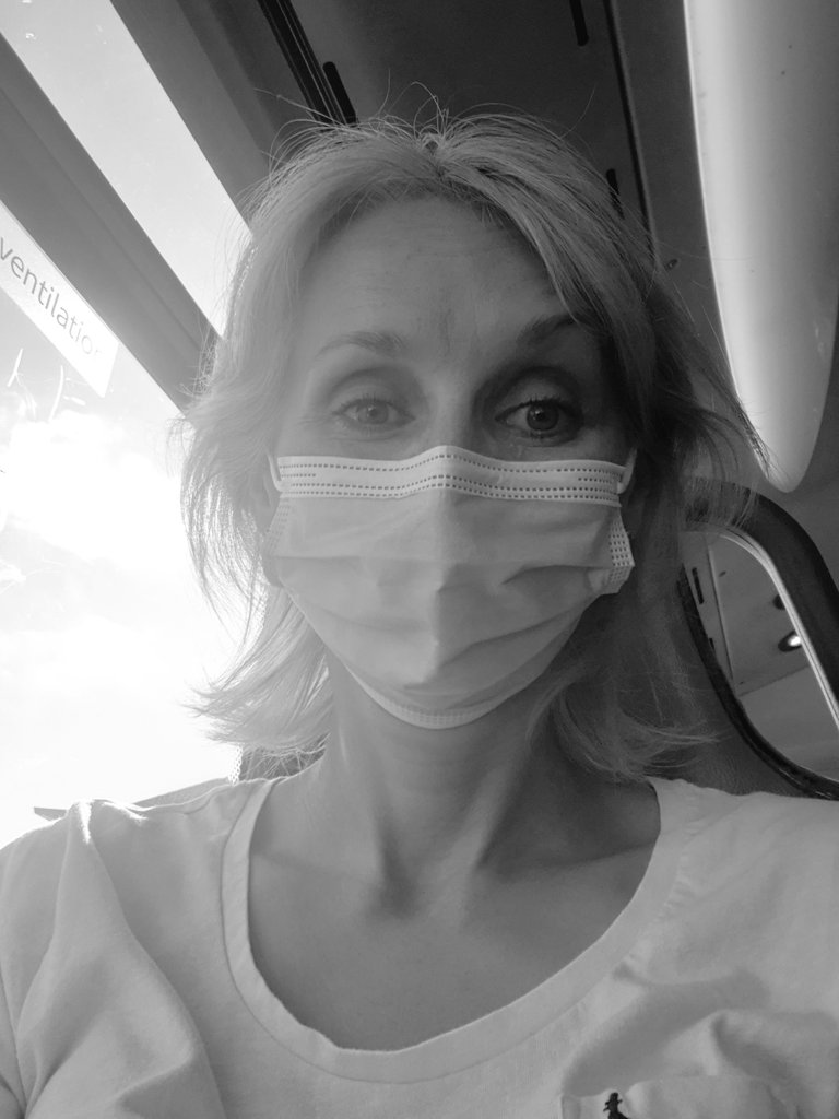 Sat on the hospital Park and Ride bus and realised that you can easily determine clinical staff from non clinical by the state of our hair at the end of shift! 😆 Sad but true...
#nhsworkers #badhair <a href="/Cardiffbus/">Cardiff Bus</a> 
<a href="/CAVUHB/">CardiffandVale UHB</a>