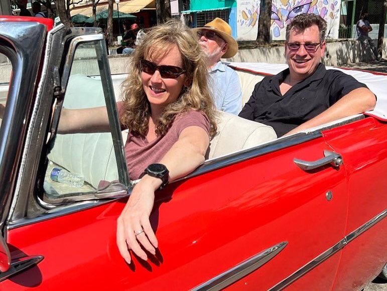 sondosalas's tweet photo. These classic American cars are often referred to colloquially as “almendrones”, taken from the #Spanish word for #almond because it is said that their oval shape is similar to that of the nut.
.
#almendrones #letscuba #habana #sondosalas #americancars #cuba #cometocuba https://t.co/iGEHxcberx