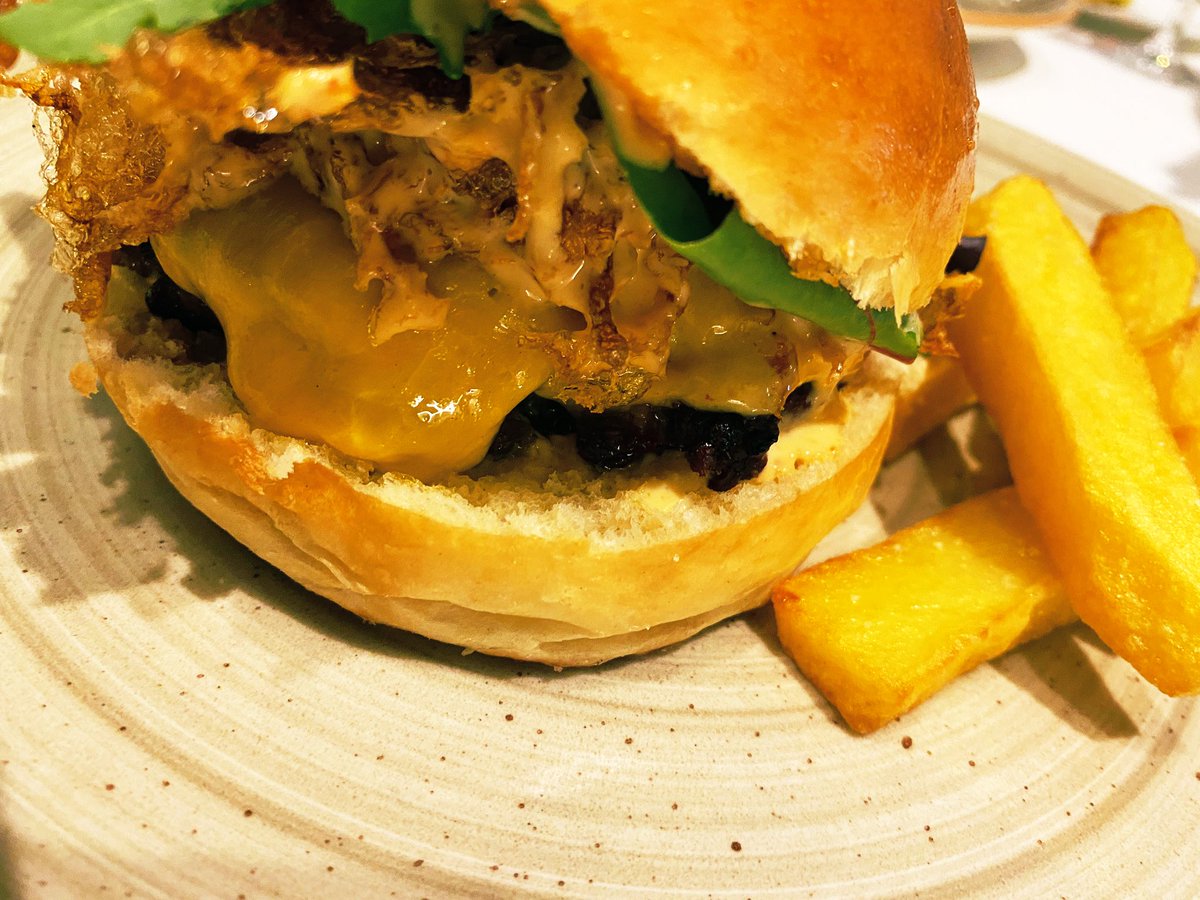yayodelgado's tweet image. No he probado hamburguesa mejor… directa al top 1: @AlboradaRestaur by @David_Alborada Una auténtica maravilla… No dejéis de probarla! ❤️ Y que David os cuente el secreto…