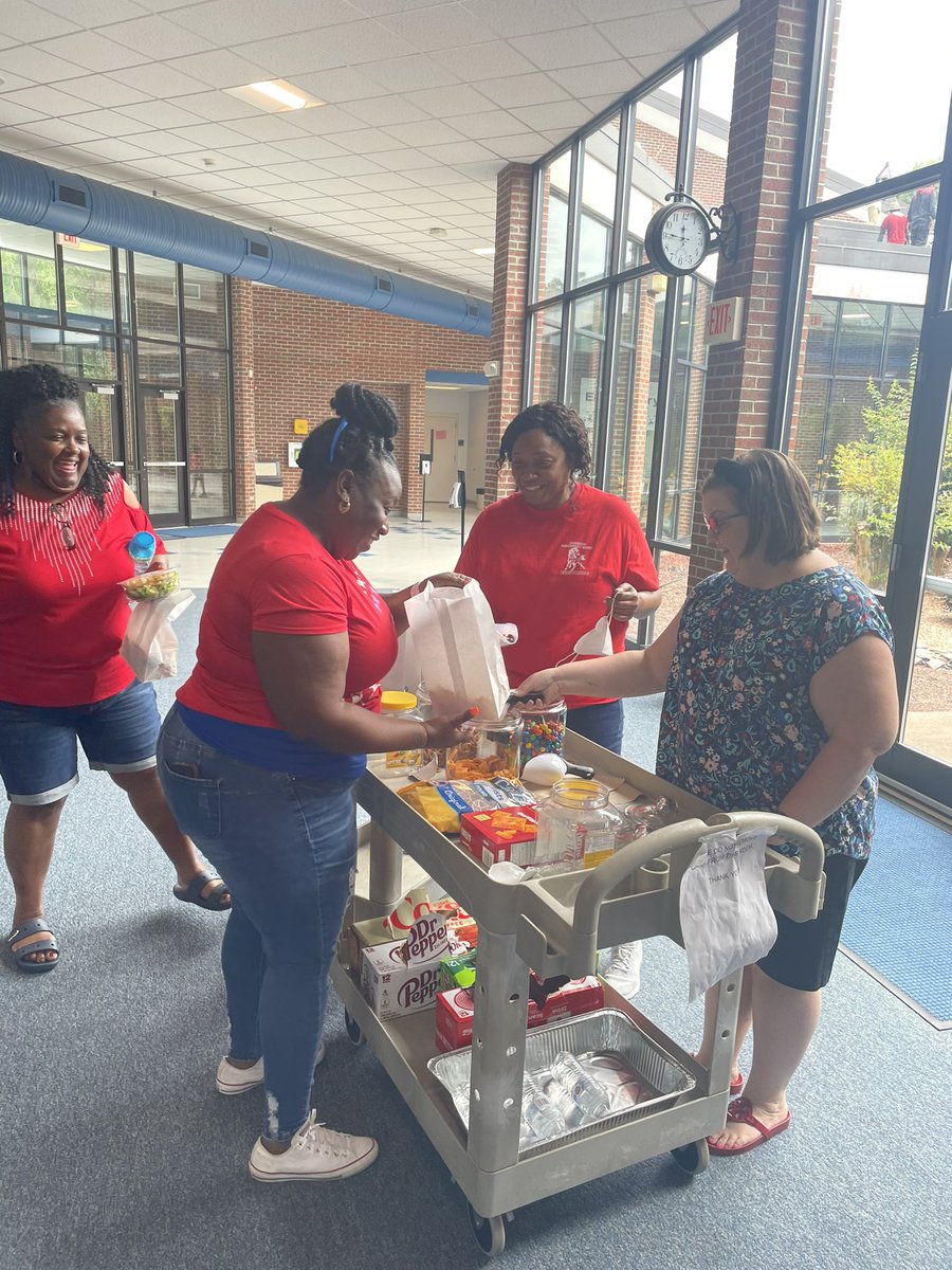 Hannah Bethea (@here_is_hannah) on Twitter photo Summer Learning be POPPINβ! Staff and student treats!! <a href="/fcscampreads/">FCSSummerLearning</a> <a href="/RoyalElementary/">Royal Elementary π</a> <a href="/LES_Mustangs/">Louisburg Elementary</a> <a href="/FCSBES/">Bunn Elementary</a> <a href="/Falcons_FES/">Franklinton Elementary School-FES</a> Summer Learning be POPPINβ! Staff and student treats!! <a href="/fcscampreads/">FCSSummerLearning</a> <a href="/RoyalElementary/">Royal Elementary π</a> <a href="/LES_Mustangs/">Louisburg Elementary</a> <a href="/FCSBES/">Bunn Elementary</a> <a href="/Falcons_FES/">Franklinton Elementary School-FES</a>