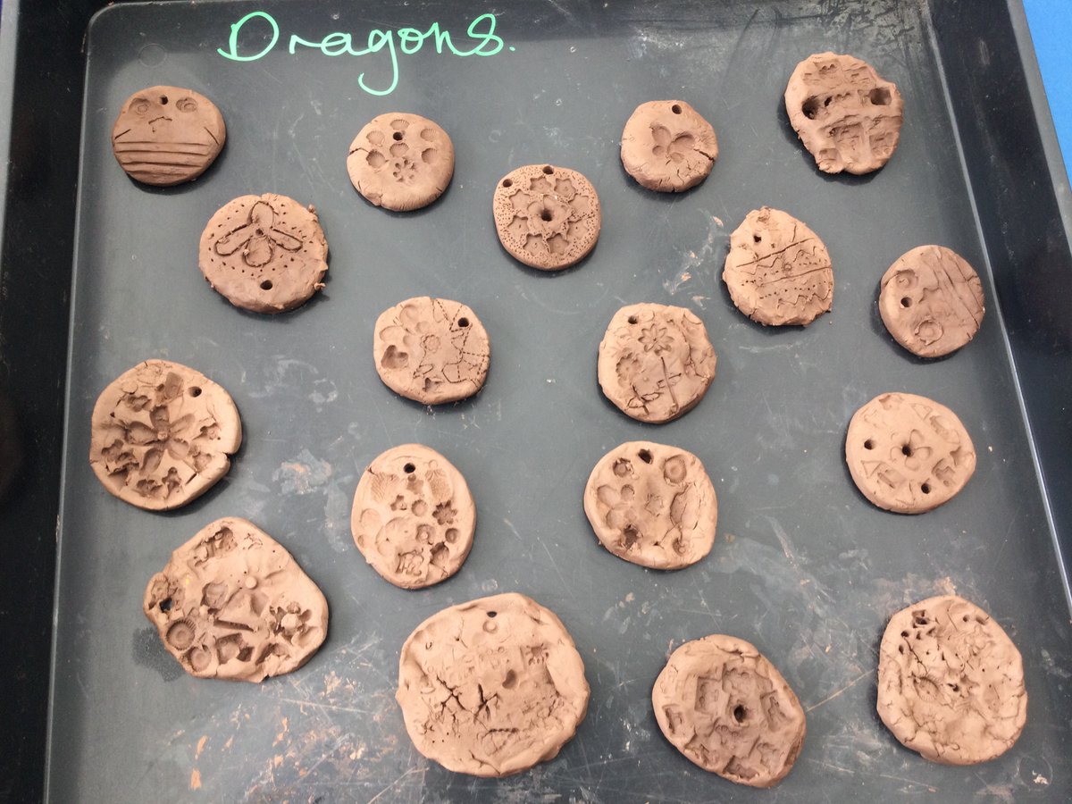 amberley_ce's tweet photo. Amberley have had two amazing Creative Arts days this week. Children had the opportunity to work in their own classes and their House groups and took part in a variety of fantastic projects like: printing, natural art work and making clay medallions. #smallschools #rural schools https://t.co/eAopnItRsG