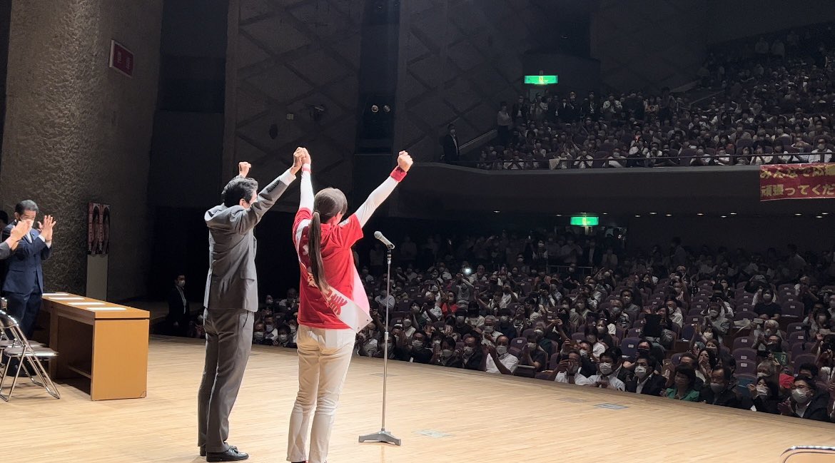 自民党公認のみで戦い抜く小野田紀美候補。厳しい闘い、彼女の鋼の信念に会場は燃えました。 日本を守り抜く小野田紀美候補に力を❗️ 宜しくお願いします。