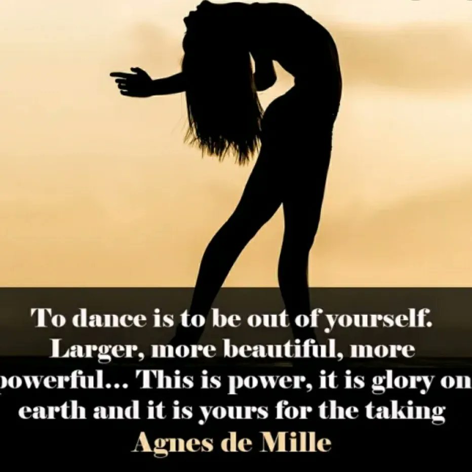 alied13's tweet photo. THANKFUL THURSDAY 

Move your hips and the rest will follow...

My thankful thankful Thursday is for my belly dancing classes.

You always find beauty in things that you love 🥰 

#thankfulthursday #empoweringwomen #womandancing #bellydancing #supportingwomen #menopausalwomen https://t.co/UN1I8KbuXC