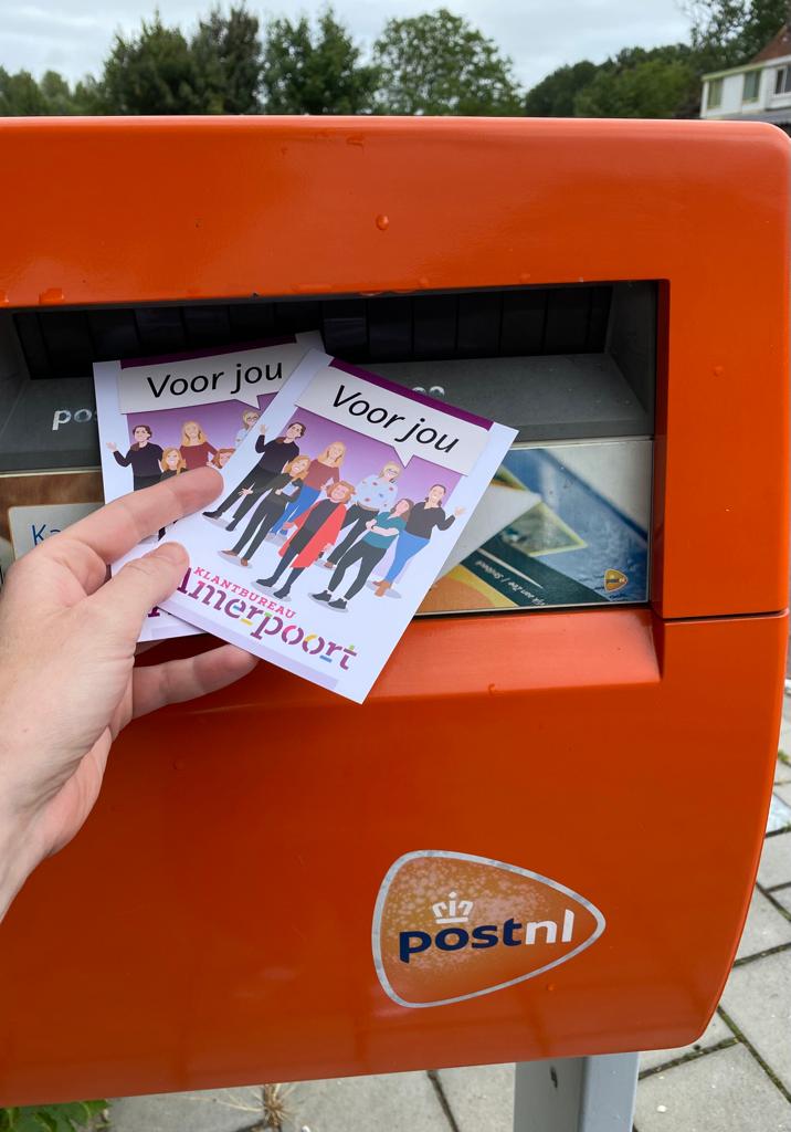 Klantbureau heeft eigen ansichtkaarten laten ontwerpen. Zo sturen de medewerkers een kaartje aan diegene waarvan zij denken dat ze dat kunnen gebruiken.  #verbinden #warmezorg #jijdoetertoe <a href="/Amerpoort/">Amerpoort-Sherpa</a>