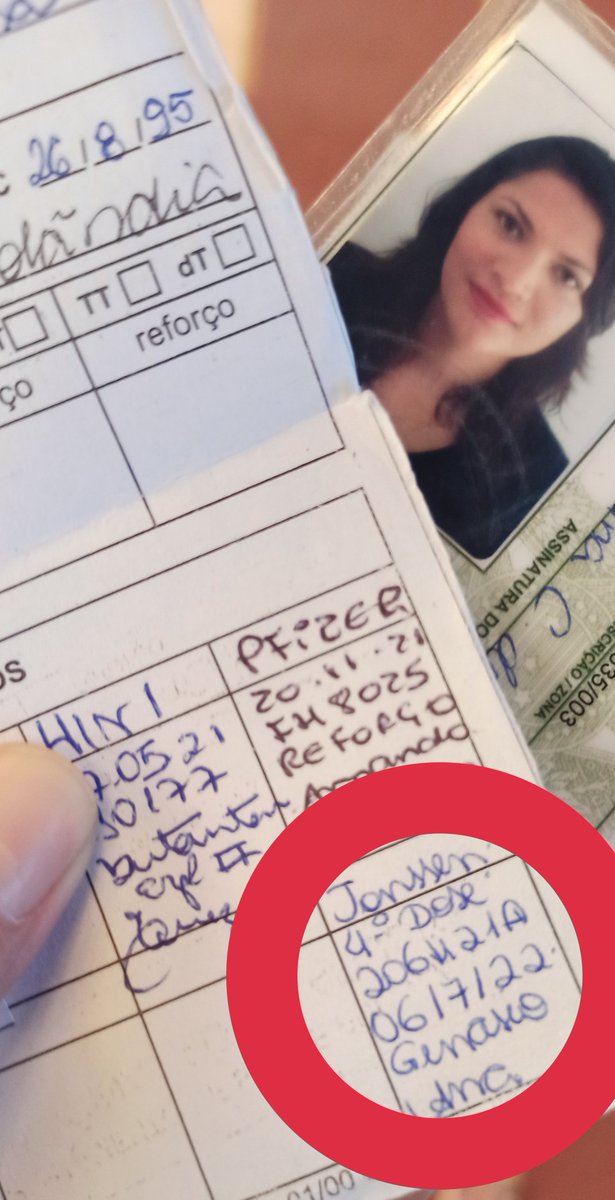 thakarina's tweet photo. Tomei 3 dose não senti nada, tomo a quarta fico de cama... https://t.co/D0O0VJliwD