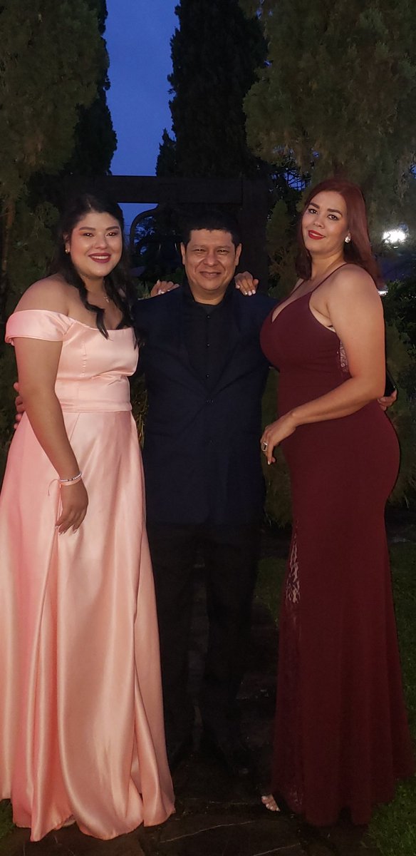 tony69menab's tweet photo. La cara de orgullo de un padre ,no es tan grande como lo que se siente ,Dios es maravilloso
#misbendiciones https://t.co/e1AXqLq7rD