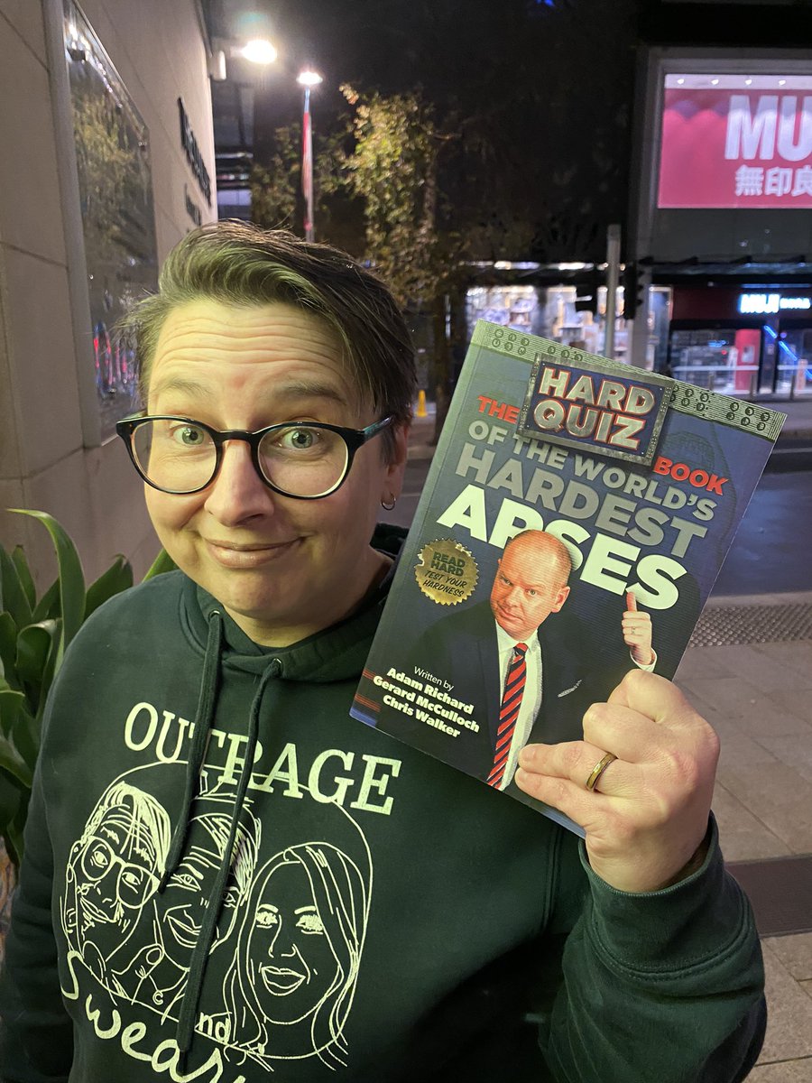 JacdenHouting's tweet photo. @nonstoptom thanks for a great night! @LinguisticAut the disabled lesbian is pretty pleased with herself. But if youβre not going to pay the talent, can you at least sign the book? #StandingOutside https://t.co/6EF2k9DRUr