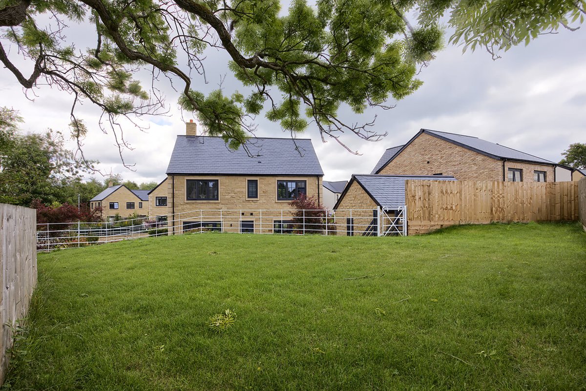 PendleHillProps's tweet image. 🏡 New Listing | Mills Way | Chipping | £479,950 Offer's In The Region Of 🏡

An immaculately presented four bedroom detached property, briefly comprises, lounge, kitchen/dining room, utility room, wc, bathroom.

#MODERNBUILD #CHIPPING #ATTRACTIVEGARDEN