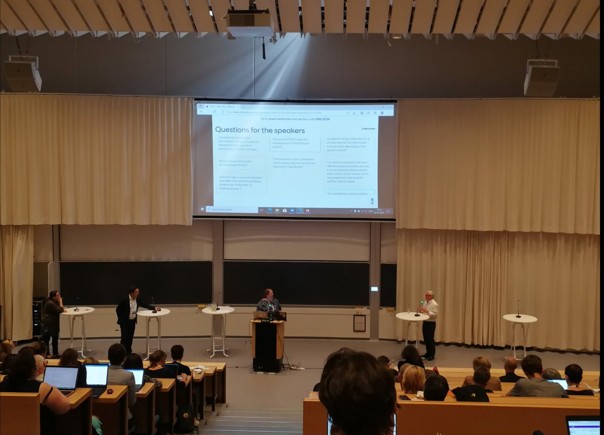 Panel discussion on #EOSC at <a href="/LIBERconference/">LIBER Conference</a> #LIBER2022. <a href="/KarelLuyben/">Karel Luyben</a> compares the future #EOSC to <a href="/eduroam/">eduroam</a>: We'll all seemlessly use it and not care a lot about the #infrastructure and contracts behind 🤩