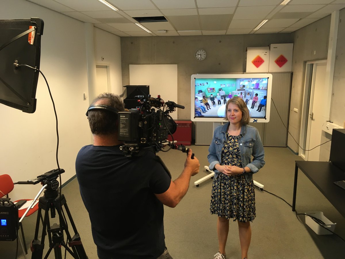 Reality_Center's tweet photo. Gisteren waren @RUGscholienacademie en @lasttuesday in het VR lab om een video te maken over de VR kleuterklas van @jolienmouw. Waarom ze dat deden? Dat hopen we je snel te kunnen vertellen! https://t.co/URvSpHDBBV