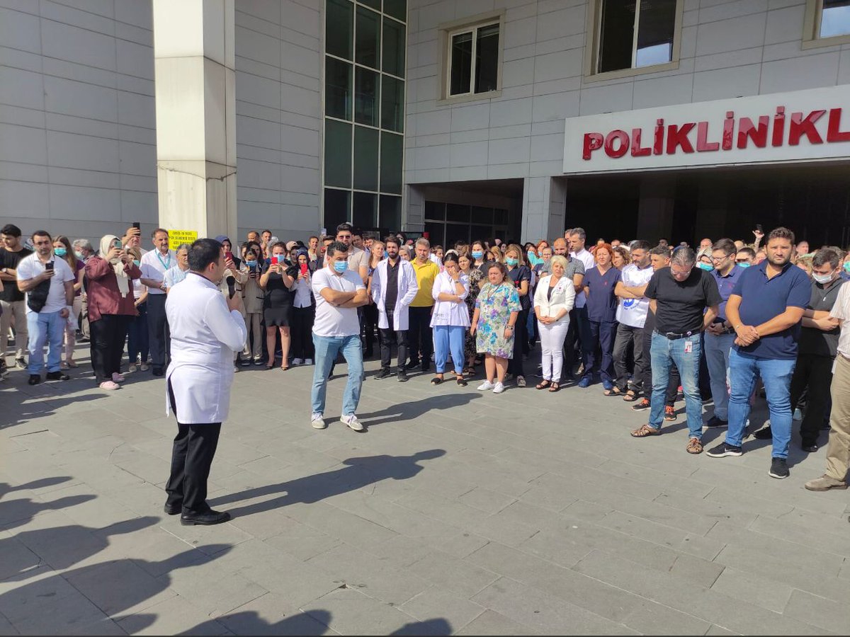 14mtd's tweet photo. Hekimler, Türkiye'nin dört bir köşesinde Şehit Dr. Ekrem Karakaya için eylemde. https://t.co/OULNuwx9gM