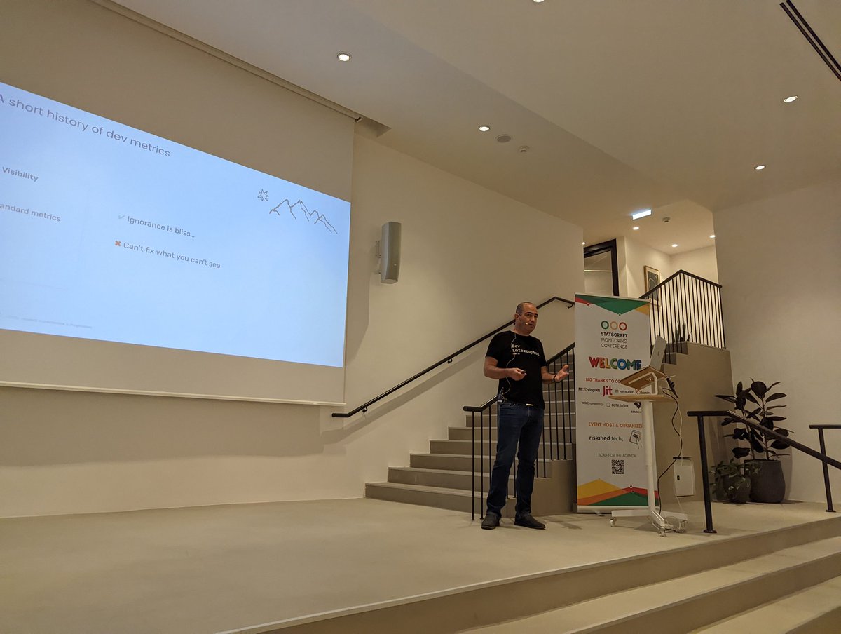 statscraft's tweet photo. Talking about why engineering metrics matter &amp; what you should measure @yishaibeeri from @LinearB_Inc 

(Rocking an awesome @DevInterrupted shirt 🔥💪)

#statscraft #tlvcommunity https://t.co/KzNVO2GM6o
