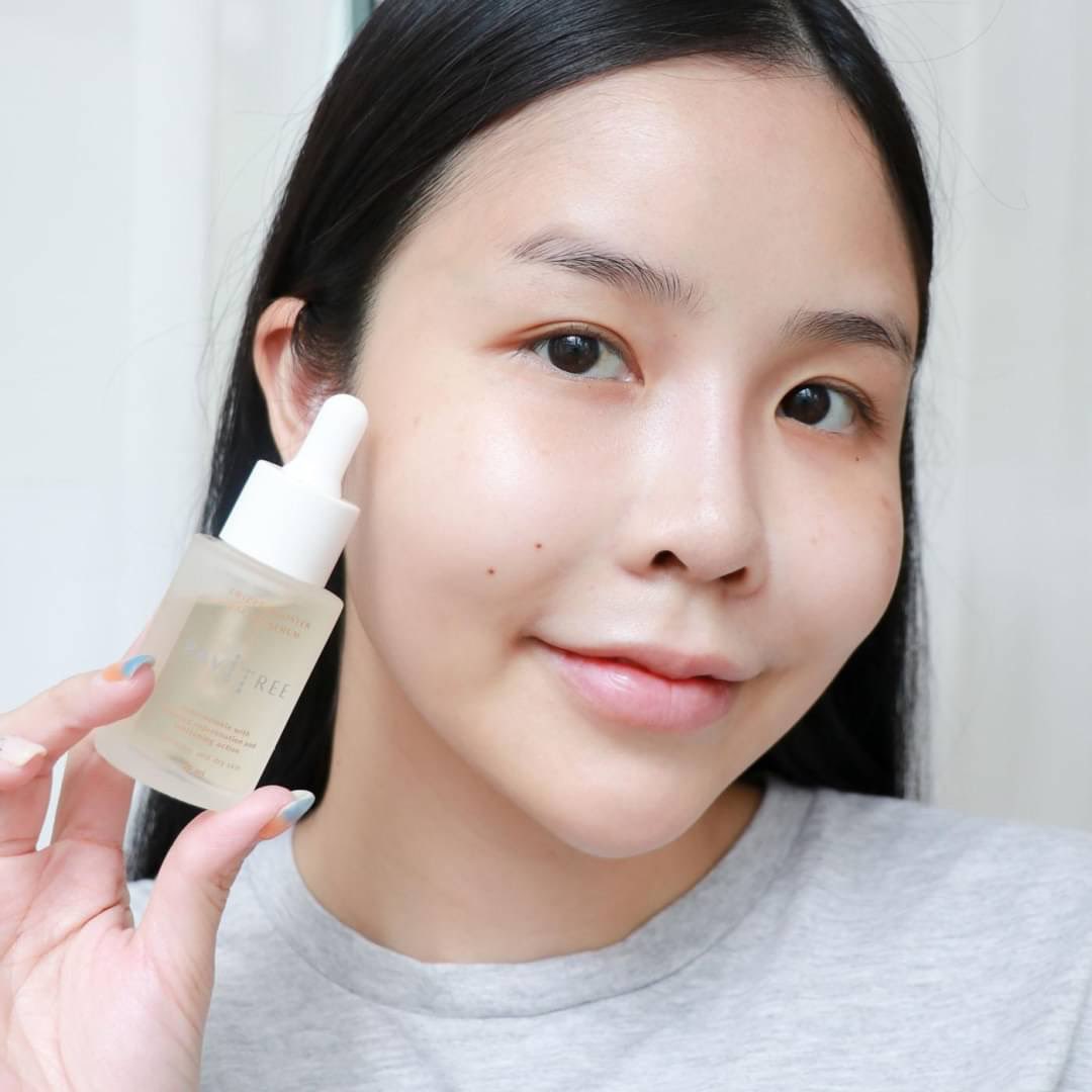 fhay_cotton_h's tweet photo. Triple Booster Serum ของ PAVITREE ก็คือเหมาะกับคนที่ต้องการดูแลผิวแบบ ครบ จบ ในขวดเดียวไปเลย เพราะน้องเค้าช่วยในเรื่องฟื้นฟูผิว ใครผิวอ่อนล้าบ่อยๆลองดู นอกจากนี้เค้ายังช่วยเรื่องริ้วรอย ชุ่มชื้น กระจ่างใส และลดจุดด่างดำอีกด้วย เนื้อเซรั่มซึมไวมากกก #Pavitree #BeNaturalYouAre https://t.co/2OcyphZiLB