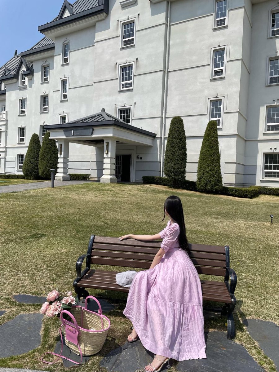 WifesMaterial's tweet photo. Having a pink moment🌸💗 https://t.co/nF83EyKwFB