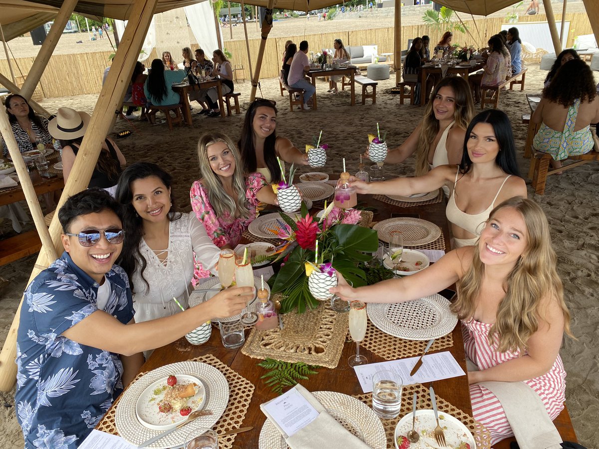 kaley_langille's tweet photo. #PlayaPatron is a luxurious Tulum-inspired brunch experience right in Toronto! ๐
Featuring a DELICIOUS 3 course menu curated by famed Tulum chef Cesar Castaneda that will blow your socks right off ๐
Available this weekend only until July 10! Highly recommend #Toronto #tulum https://t.co/oKJ9ZSlEYh