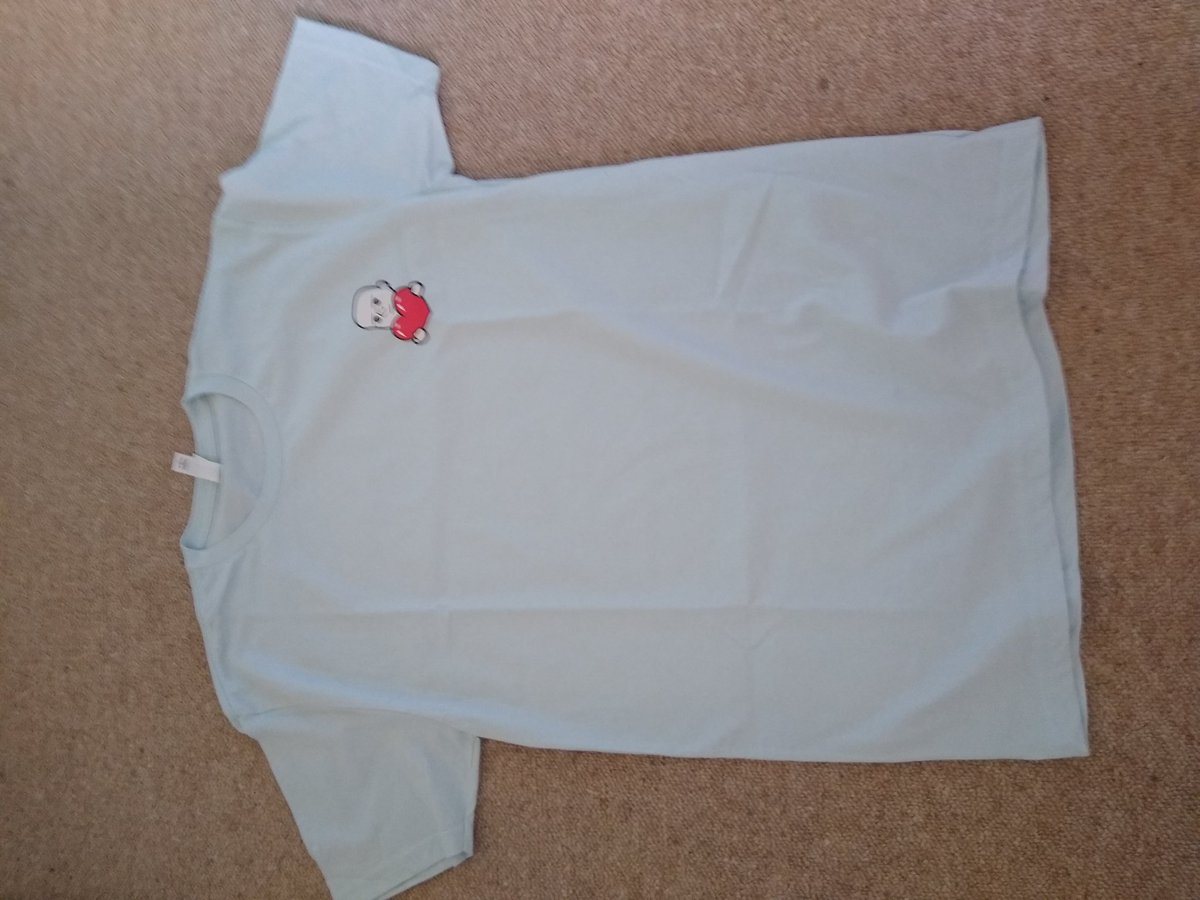 FuchsiaWoolRy's tweet image. @OGQndres got my merch today! Very nice