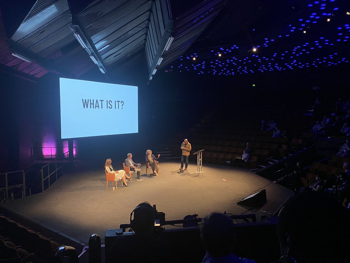 alicialiu's tweet image. Fascinating discussion on understanding kids in #Metaverse @childmediaconf with @davidkleeman @Livingstone_S @raffers @Lego on the #Immersiveness #interconnectivity that children play, learn and socialise today, hosted by the brilliant Gary Pope @kidsindustries #FoodForThought