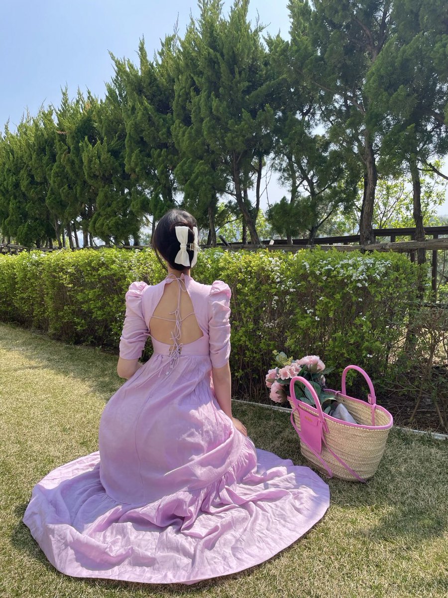 WifesMaterial's tweet photo. 🌸 https://t.co/Y9oIt4F8XZ