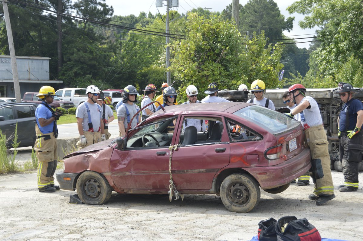 ResQJack's tweet photo. Some awesome photos from NC Stabilization University!🚒👨‍🚒 Make sure to check out future events at https://t.co/r2rsJiQYcM https://t.co/fsLMdk7Imc