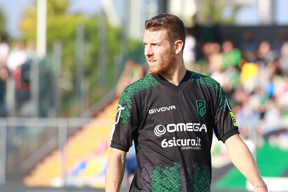 PordenoneCalcio's tweet photo. Un percorso importante insieme in questi anni 🖤💚
La maglia neroverde vestita orgogliosamente 109 volte, con 13 reti. Alberto #Barison passa al @fclubsuedtirol e noi tutti gli formuliamo il più grande in bocca al lupo 💪🏻 https://t.co/F1OW1RDBKa
#ForzaRamarri #ForzaPordenone https://t.co/WCvAPZsMOs