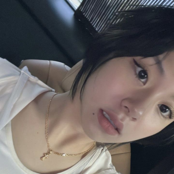 daily chaeyoung selca tweet media