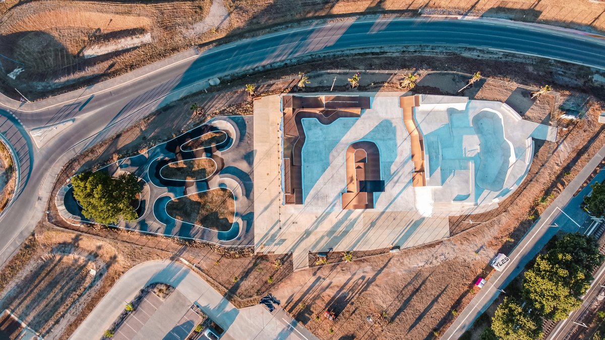 GroupHurricane's tweet image. Les projets d'#HurricaneGroup continuent de se développer comme le nouvel urban park à #Baillargues (34) de 4200 m2 qui rassemble un Bowl, un Park #HurricaneParks et une aire typée Street et un Pumptrack #HurricaneTracks 

 youtu.be/Nv5kyOnMruI @VBaillargues