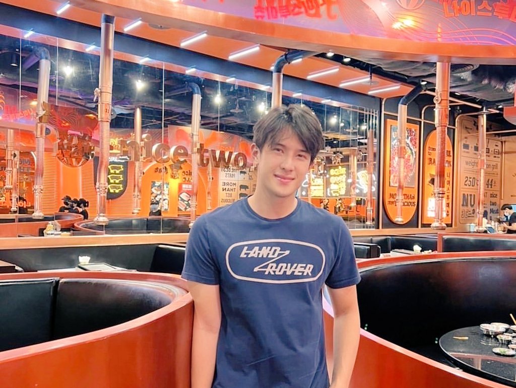 tuktikneko's tweet photo. อิ่มเอิบ😍😋🐷 #เจมส์มาร์ #jamesma #jma29thbirthday https://t.co/326DRRPhW1