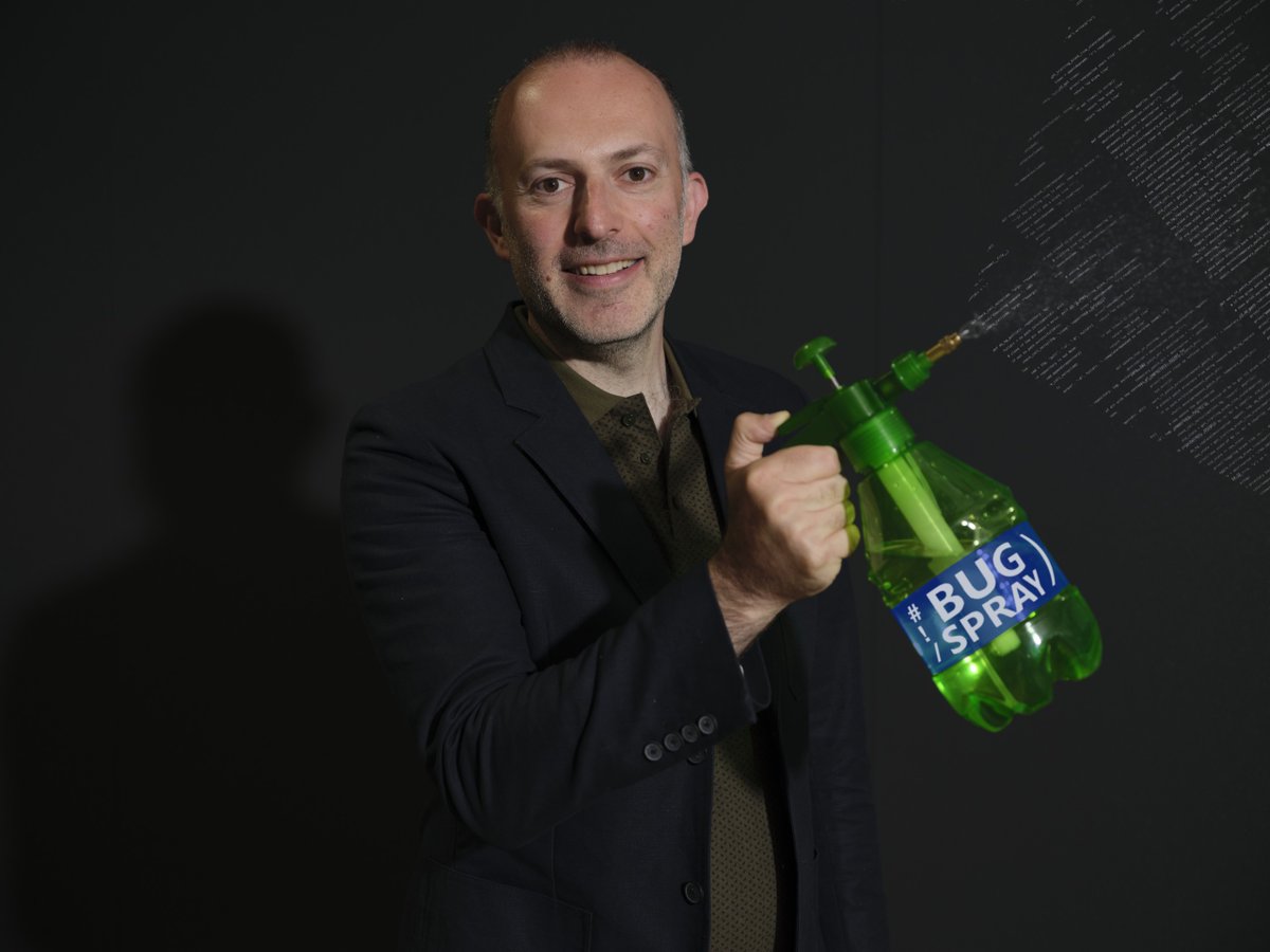 Good #software can make our lives better. "But the reality is that #developers do not always  test their software well enough," explains Andy Zaidman. He works to better that, with #AI, taking in account technical and human factors. tudelft.nl/en/stories/art…