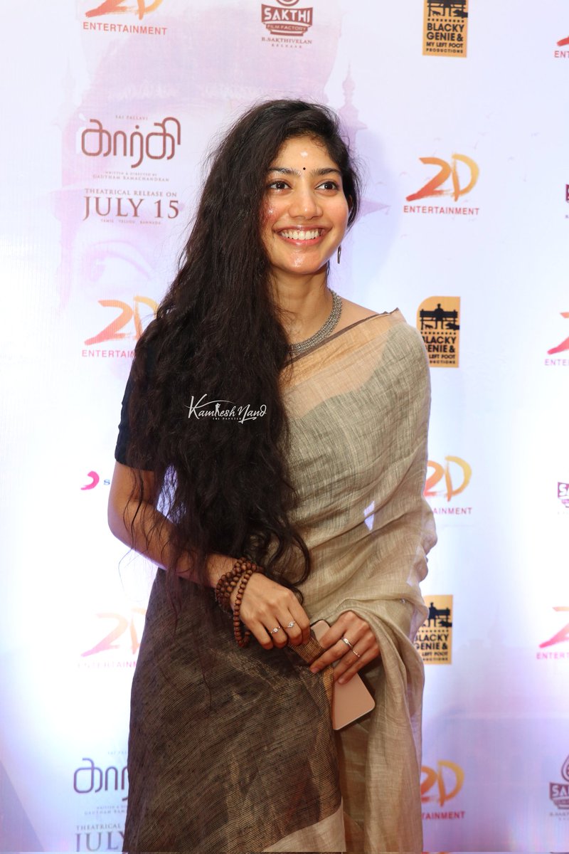 FullTalks's tweet photo. Saipallavi Snap !!!!!!
#SaiPallavi #itshappening 
#GargiFromJuly15 #SaiPallaviFans
#FullTalks #FTVoice https://t.co/HCbK2Etu9k