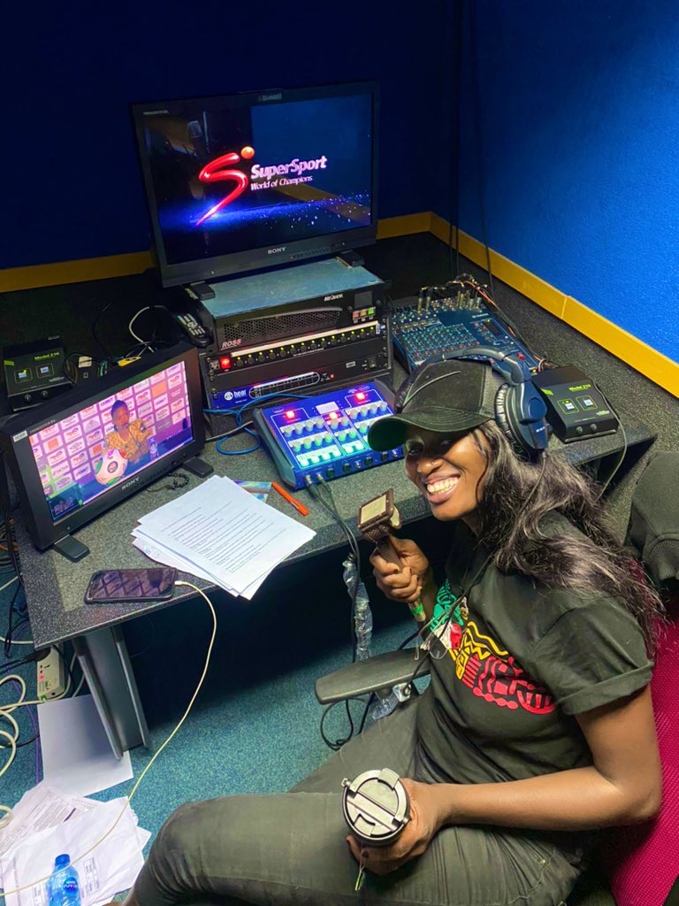 OfficialSuo's tweet image. Women at work 🗣⚽️🎙 

Cos if it’s not fun (Atleast small)? Why do am at all? 😉

@SuperSportTV 

#PidginCommentator
#EnergyChief
#WAFCON2022  
#NGARSA 
#Kpoko💛