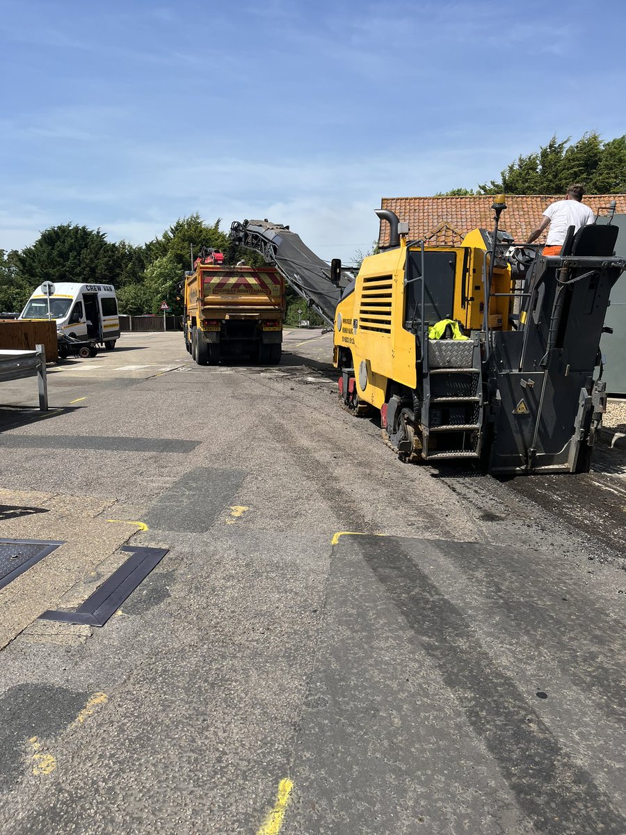 NRAsphalt's tweet photo. Plane and machine lay at crown chicken for our ongoing works https://t.co/JbWaecddrv