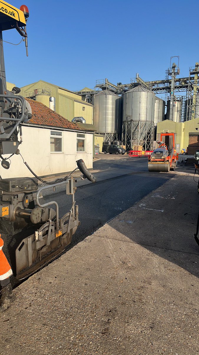 NRAsphalt's tweet photo. Plane and machine lay at crown chicken for our ongoing works https://t.co/JbWaecddrv