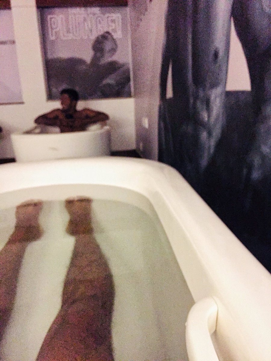 thisis_singhe's tweet photo. Recovery makes you stronger!🥶⚡️
#IceBathTime #RecoveryMood https://t.co/nso0N5tiLZ