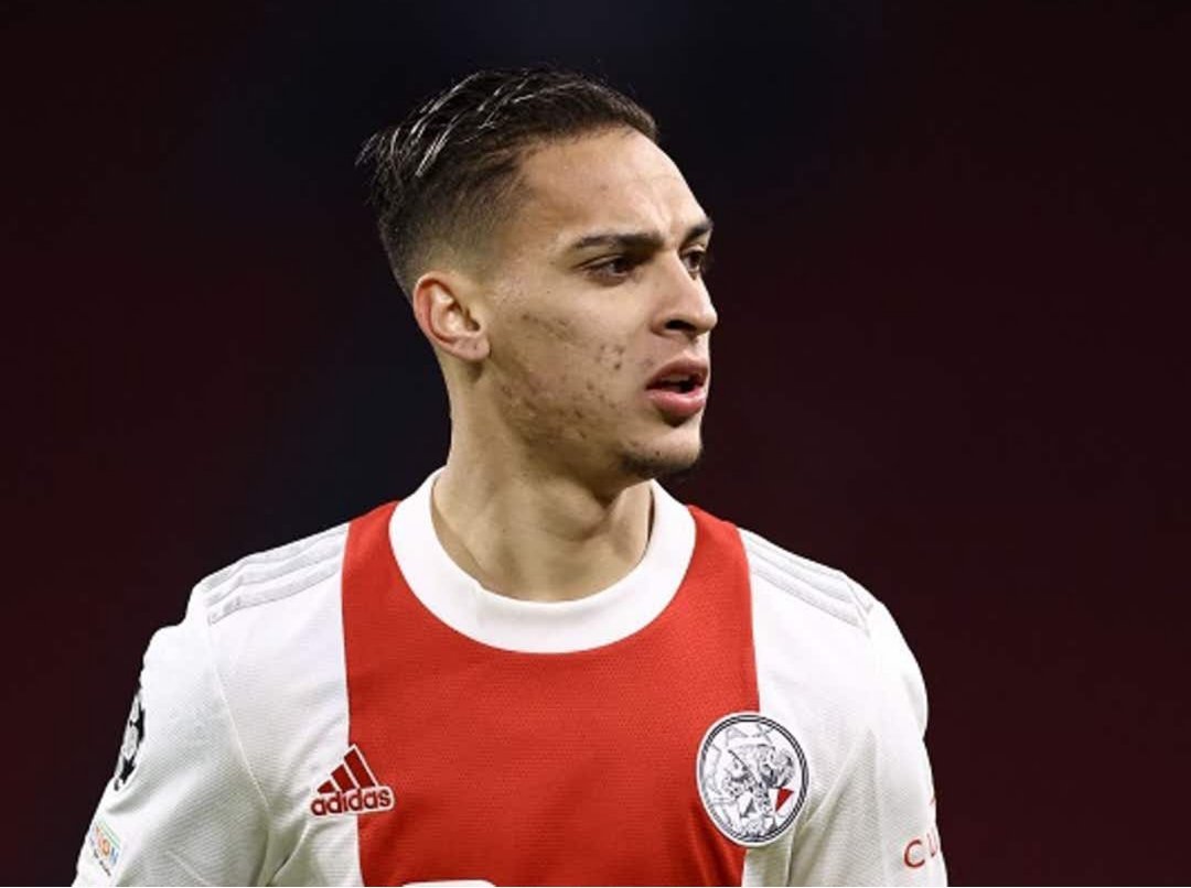 NewsCalcio__'s tweet photo. Secondo https://t.co/AzDsLHrSaI, il #ManchesterUnited ha offerto 54 mln di euro all'#Ajax per avere #Antony. https://t.co/CGc7BnEPot