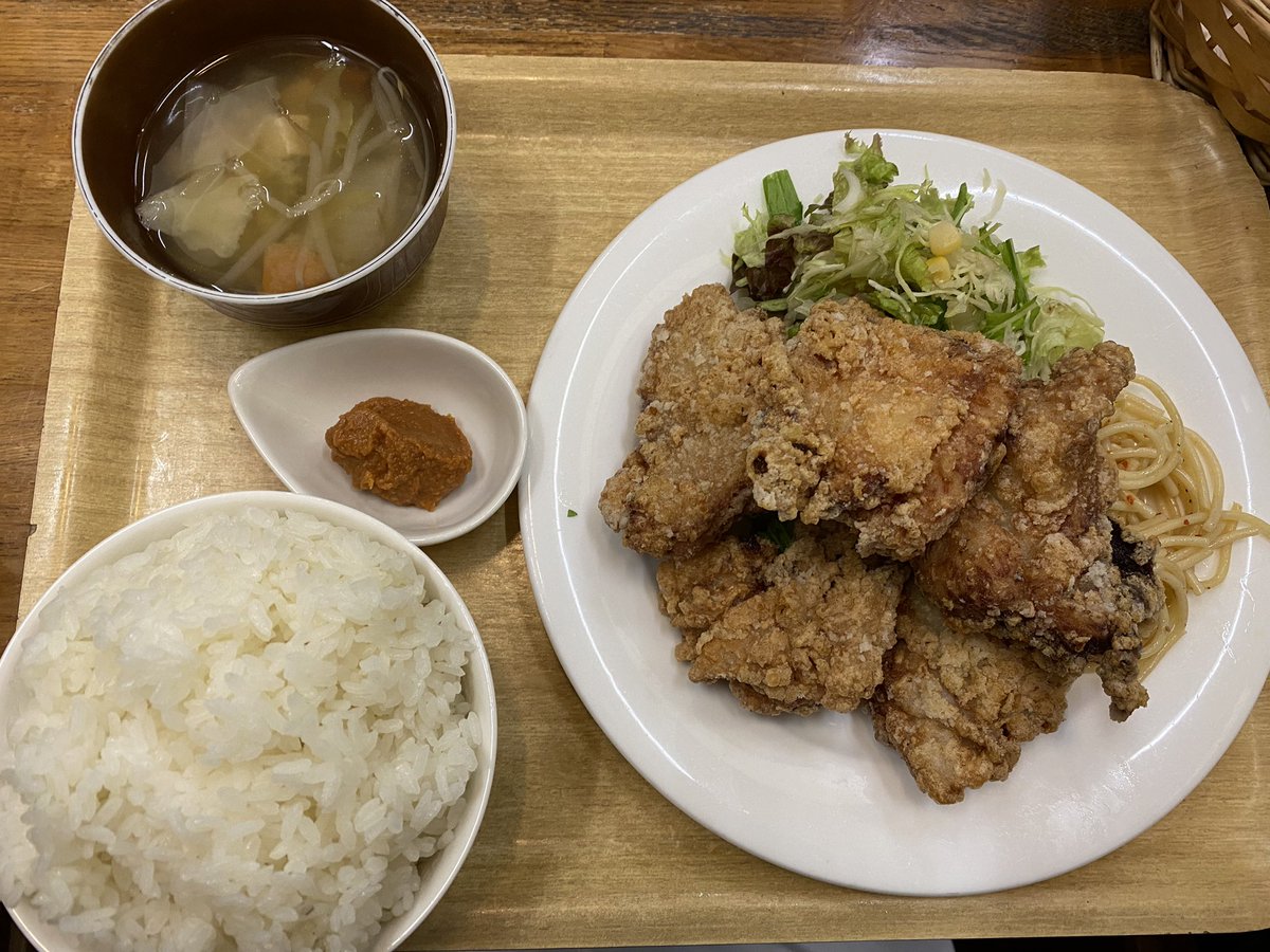 RyotaMurai's tweet photo. #さくら食堂
 #選べる特製ソース鶏もも唐揚げ定食
 #さくら8787 https://t.co/wW5HFW8hv2