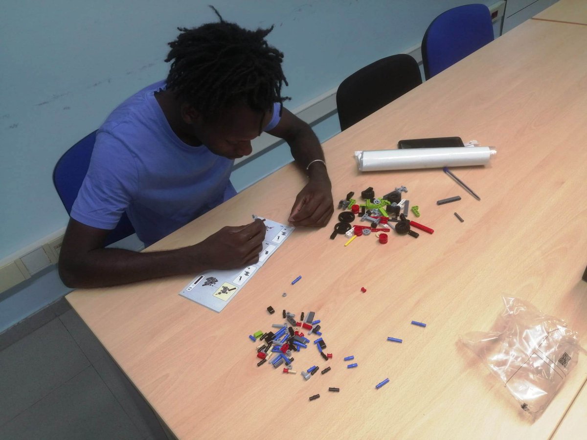 SOM_ocupacio's tweet image. 🧩Avui utilitzant els #Lego per fer procés de selecció competencial del perfil #torner/a per a l'empresa Componentes electrónicos Alfa'r a través del programa de mentoria #Go_talent👇
 
mataro.cat/ca/ocupacio/pe…