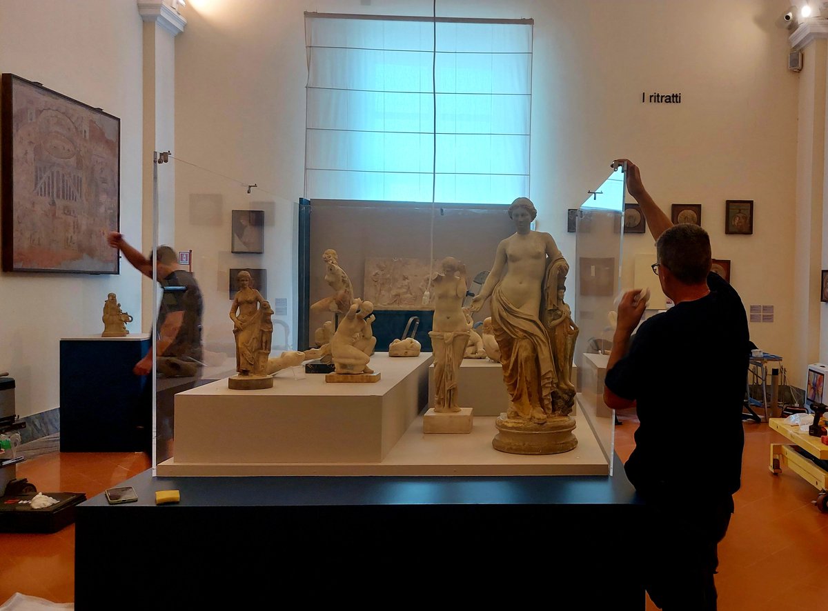 MANNapoli's tweet photo. A lavoro per l'allestimento della seconda parte della mostra "L'altro #MANN": si inaugura domani l'ampliamento del percorso sui depositi del Museo! https://t.co/QMtRPr5fZP