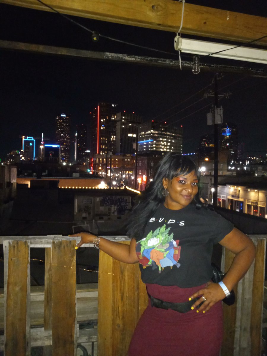 LadiIndikaMusic's tweet photo. Nat'l Dive Bar Day 🍺✌🏾

#witsend #beautybar #djlorettabrown #bathrooms #refuge #tp #outdoor #dfw #dallasocial #dallas #nightlife #mini #Denton #dance #drinks #blameit #single #mingle #divebar #karaoke #nachopicasso #memories https://t.co/EzI7JeA9wA
