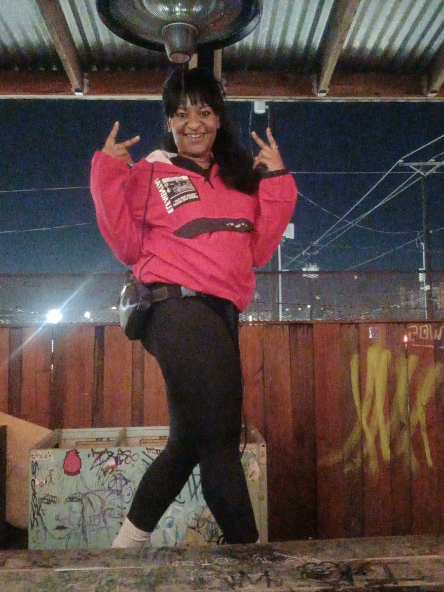 LadiIndikaMusic's tweet photo. Nat'l Dive Bar Day 🍺✌🏾

#witsend #beautybar #djlorettabrown #bathrooms #refuge #tp #outdoor #dfw #dallasocial #dallas #nightlife #mini #Denton #dance #drinks #blameit #single #mingle #divebar #karaoke #nachopicasso #memories https://t.co/EzI7JeA9wA