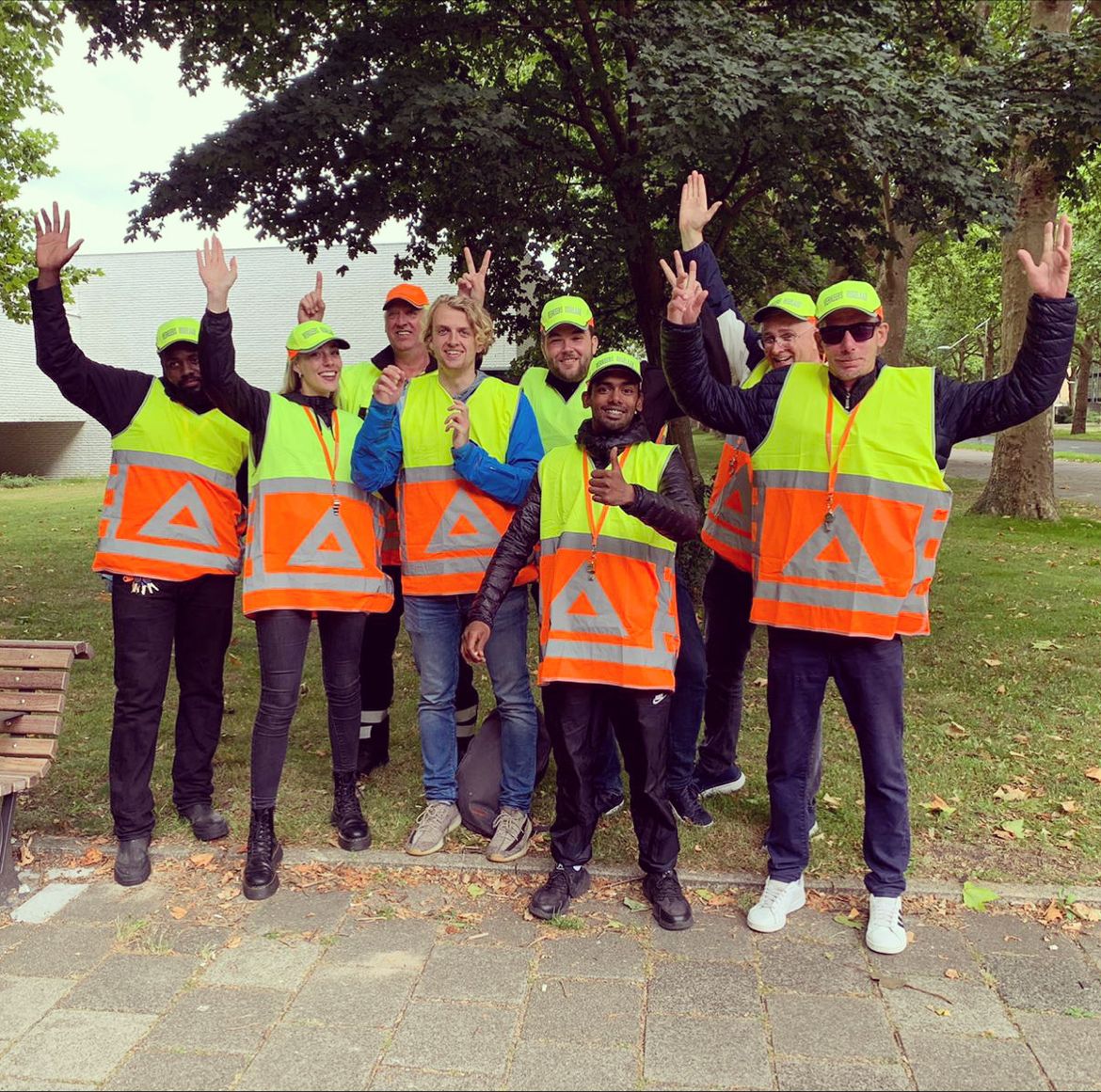 Deze week hebben we 4 groepen opgeleid tot verkeersregelaar en elke cursist is met vlag en wimpel geslaagd. Gefeliciteerd allemaal!

Wilt u nog medewerkers aanmelden? Welkom op 22, 27 &amp; 28 juli of 2, 3 &amp; 4 augustus!