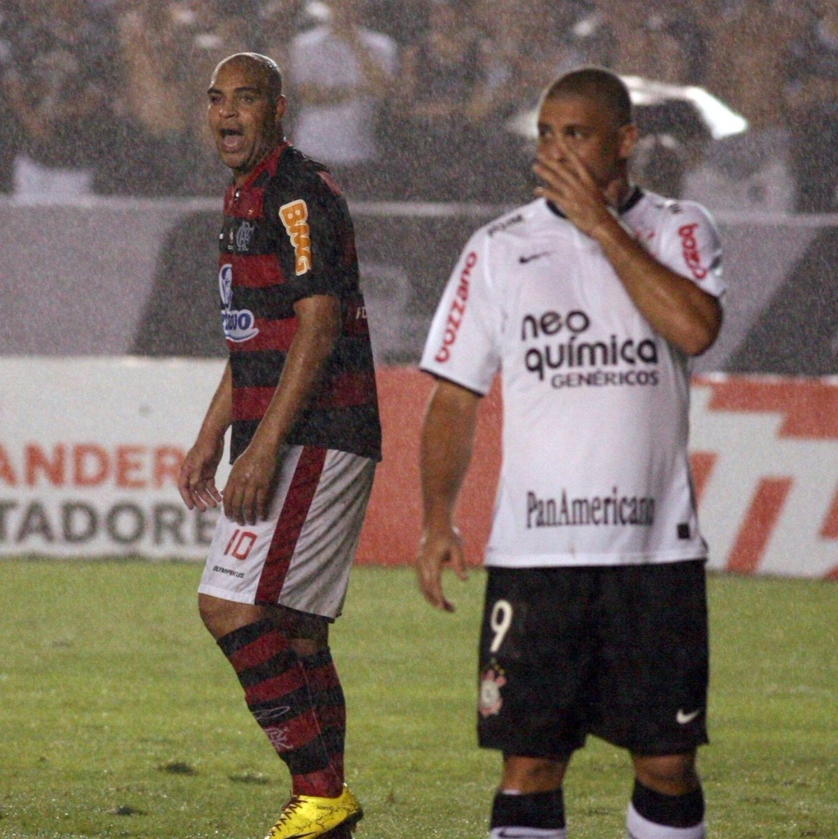 simplesmente a última vez que houve um Corinthians x Flamengo na libertadores.

Ronaldo fenômeno vs Adriano Imperador