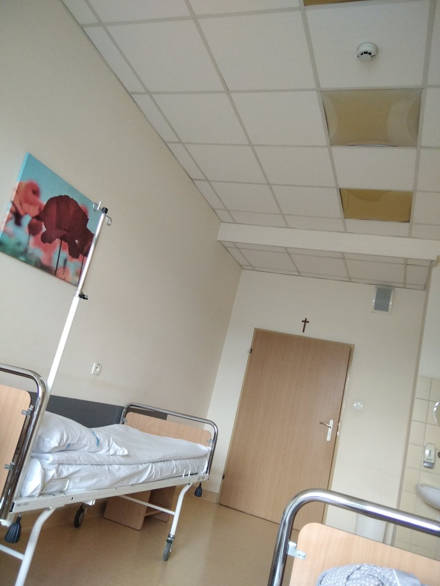 Joanna43506532's tweet photo. Trzymajcie ✊,oby było dobrze 🙏#szpital #zabieg https://t.co/o77SFMKbpo