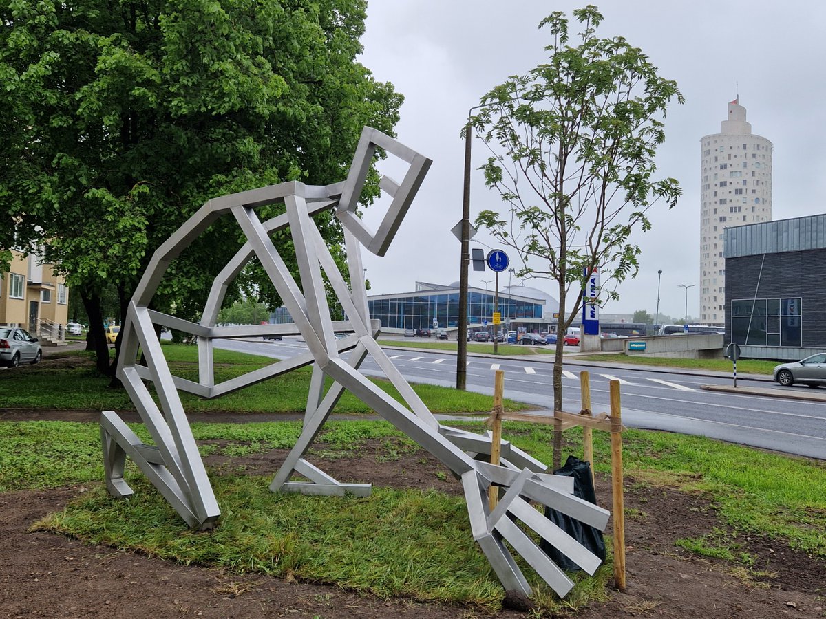 #SmartEnCity Lighthouse City Tartu has become very well known for its artworks in the frame of the retrofitting activities and now unveiled its 17th and final sculpture. Read more: smartencity.eu/news/detail/?r…
#EnergyTransition 
#EUSmartCities
